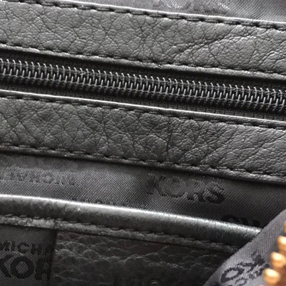 Michael Kors black & brown Leather handbag. - Picture 11 of 16